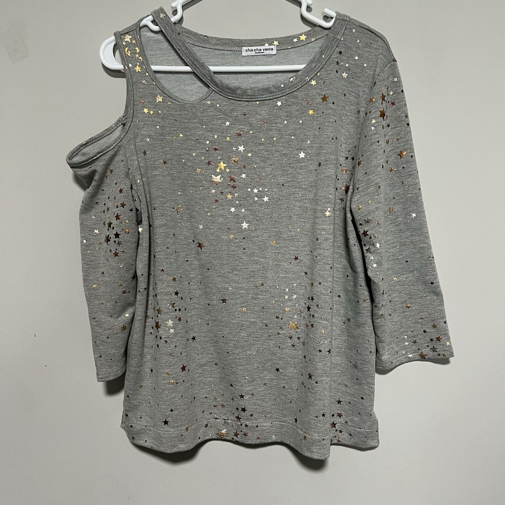 Cha Cha Vente Womens Size Medium Cold Shoulder Long Sleeve Cut out Shirt Stars